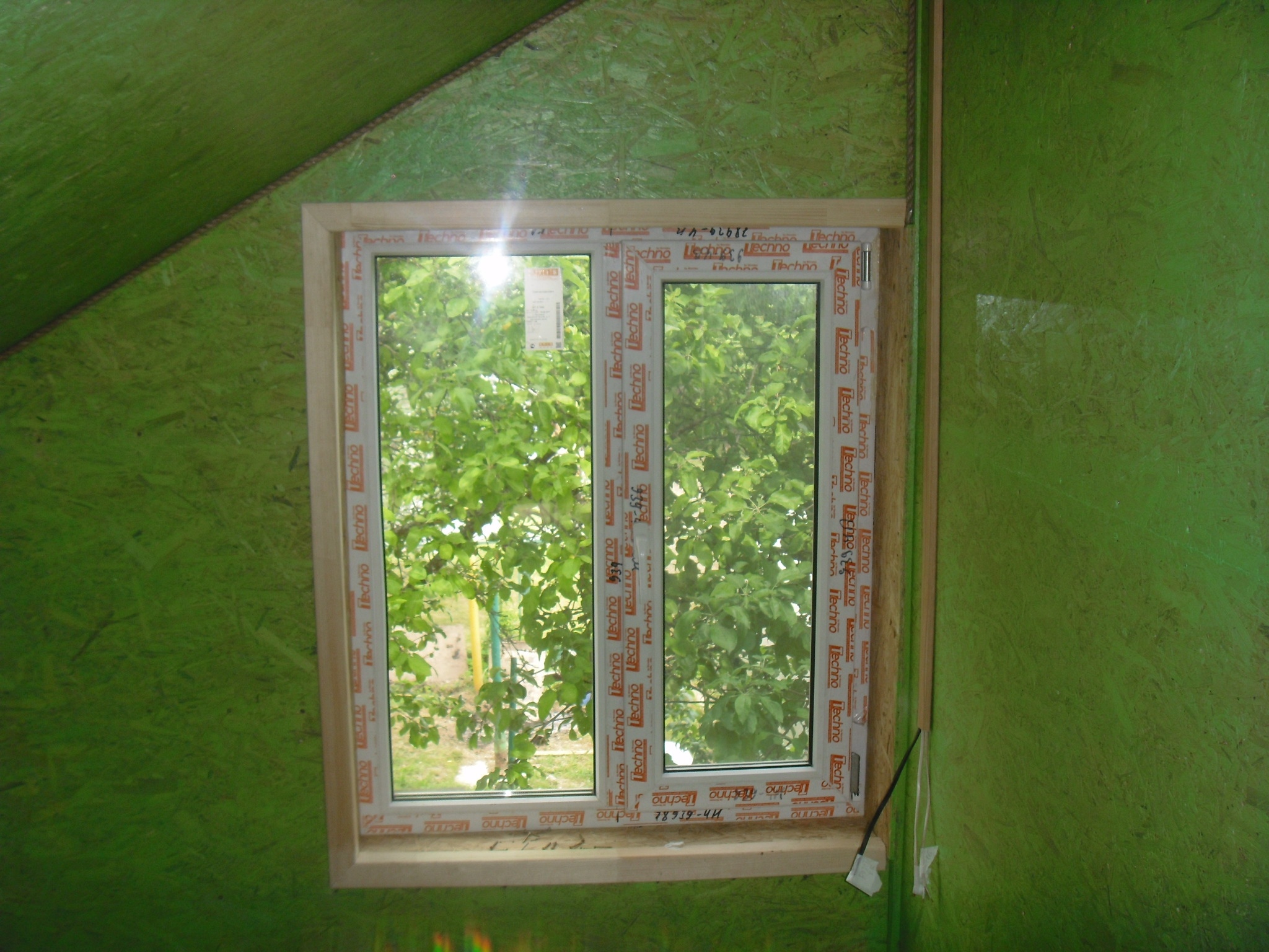 Окна Montblanc в дачном домике - фото 1